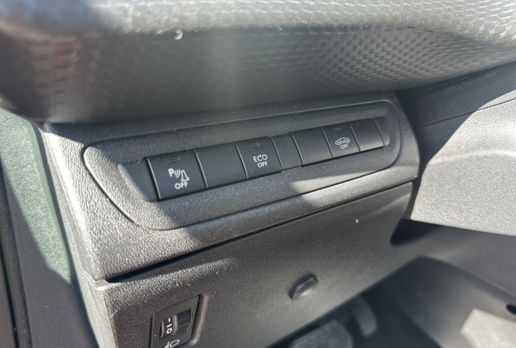 Peugeot 2008 1.2 i EAT6 S&S 130 cv Boîte auto SIGNATURE