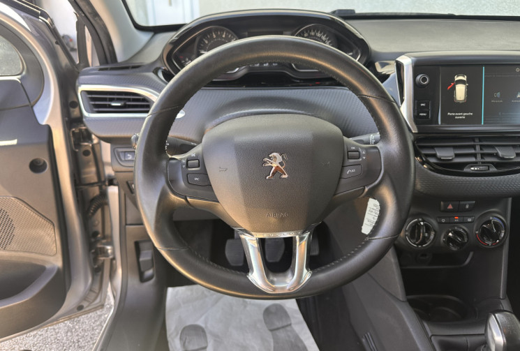 Peugeot 208 Phase 2 5 Portes 1.2 i S&S 82 cv SIGNATURE