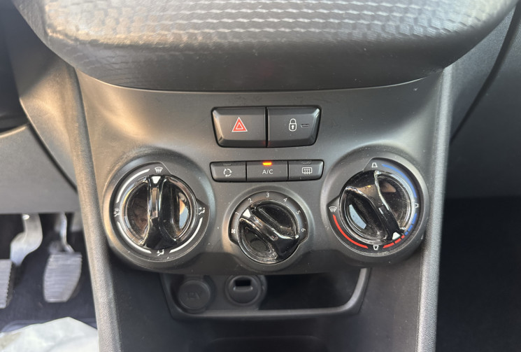 Peugeot 208 Phase 2 5 Portes 1.2 i S&S 82 cv SIGNATURE