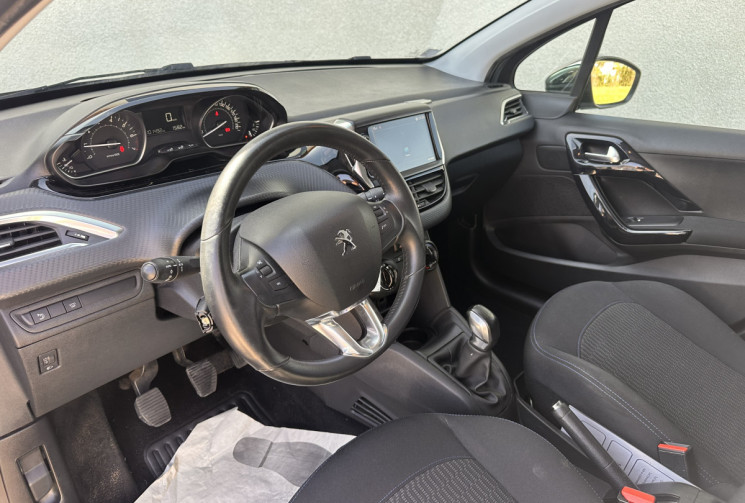 Peugeot 208 Phase 2 5 Portes 1.2 i S&S 82 cv SIGNATURE