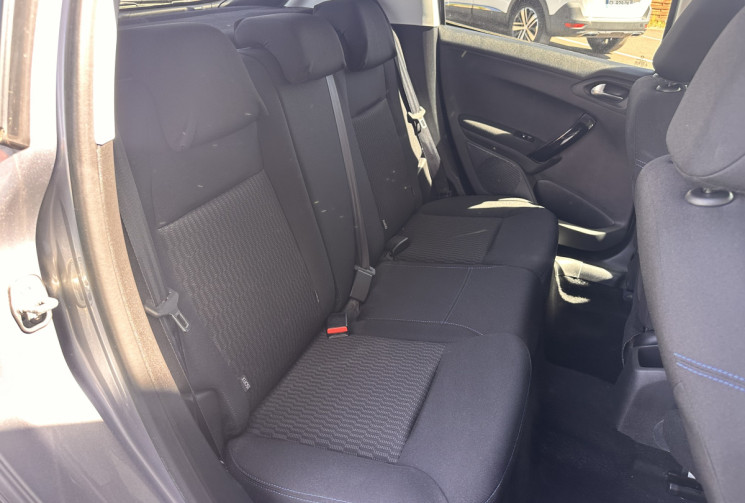 Peugeot 208 Phase 2 5 Portes 1.2 i S&S 82 cv SIGNATURE