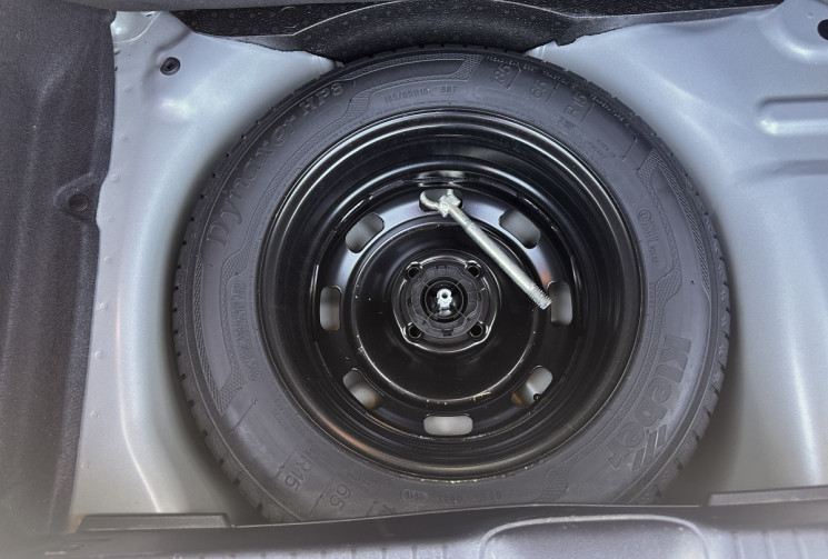 Peugeot 208 Phase 2 5 Portes 1.2 i S&S 82 cv SIGNATURE