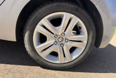 Peugeot 208 Phase 2 5 Portes 1.2 i S&S 82 cv SIGNATURE