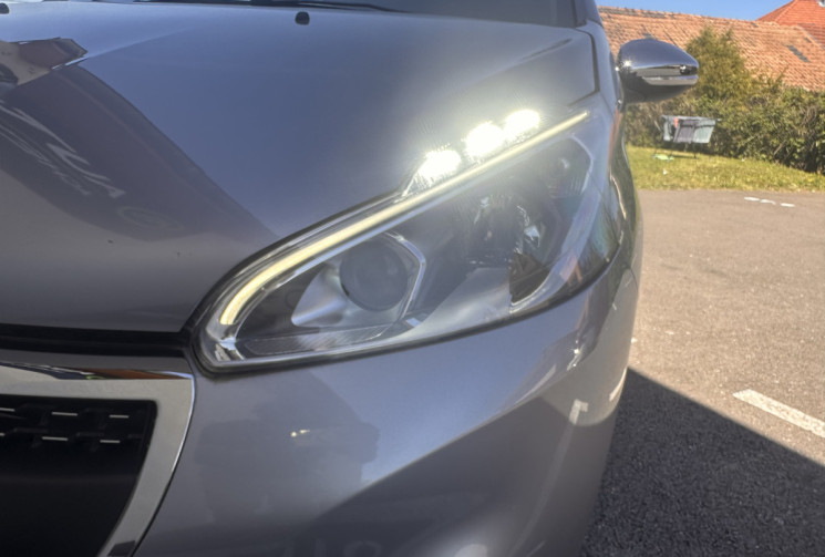 Peugeot 208 Phase 2 5 Portes 1.2 i S&S 82 cv SIGNATURE