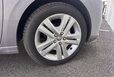 Peugeot 208 Phase 2 5 Portes 1.2 i S&S 82 cv SIGNATURE