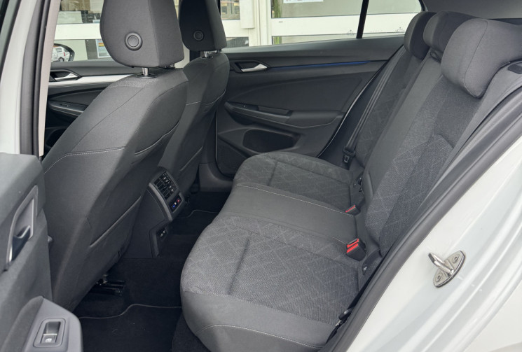 Volkswagen Golf 8 2.0 TDI 116 Life Business