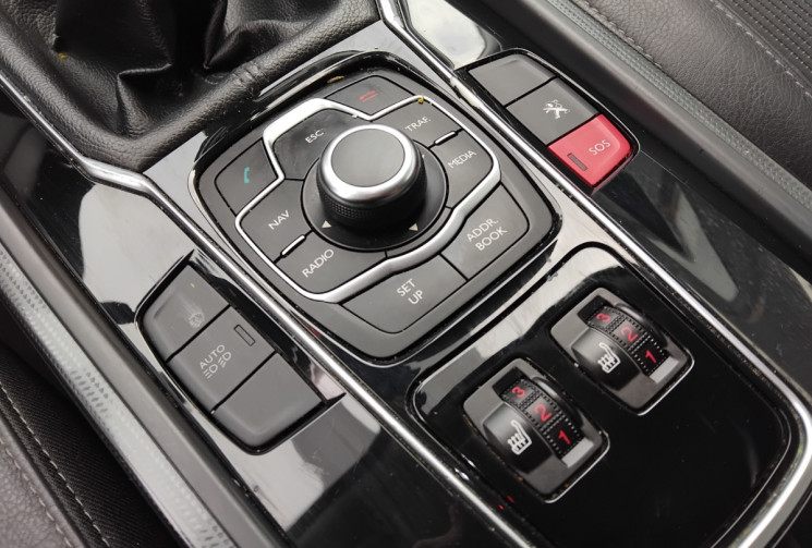 Peugeot 508  Allure 1.6 THP 156 cv - Sièges chauffants - HUD - 