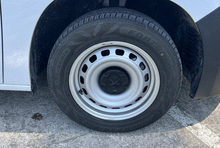 Peugeot Partner 1.2 Puretech 110 M Standard 650 KG / 1ère Main / Carplay / Radars AR 