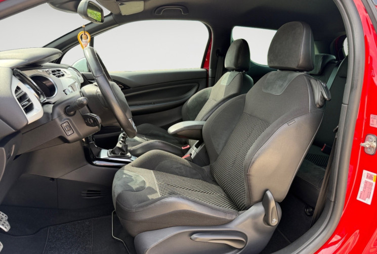 Citroën DS3 1.6 THP 155 SPORT CHIC - SUIVI A JOUR