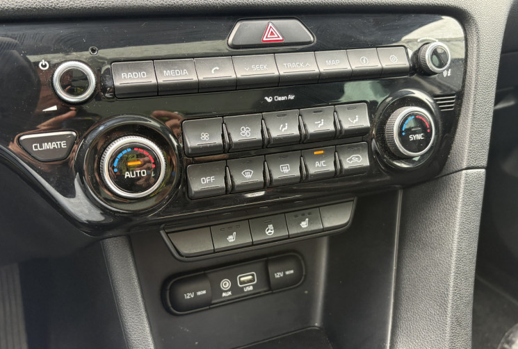 Kia Sportage AWD 2.0 CRDi Premium 136 cv * Toit Ouvrant * Sièges chauffants Av Ar * JBL * Caméra