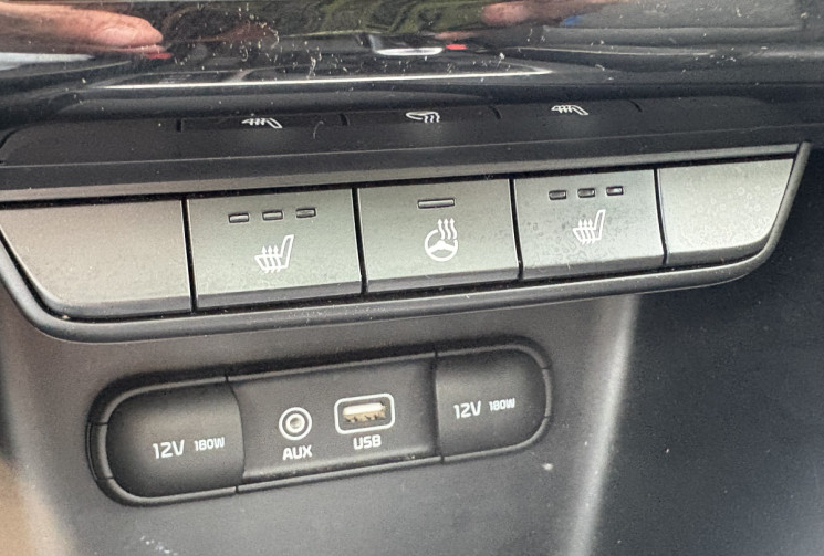 Kia Sportage AWD 2.0 CRDi Premium 136 cv * Toit Ouvrant * Sièges chauffants Av Ar * JBL * Caméra