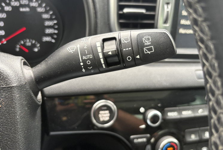 Kia Sportage AWD 2.0 CRDi Premium 136 cv * Toit Ouvrant * Sièges chauffants Av Ar * JBL * Caméra