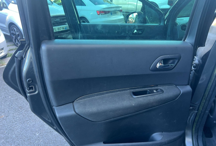 Peugeot 3008 I 1.6 HDi FAP 112 cv ACTIVE