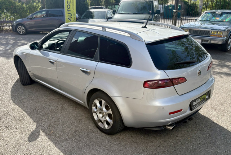 Alfa Romeo 159 SW 2.0 JTD 170cv / Distinctive / Très bon état / Suivi d’entretien / Sportwagon break