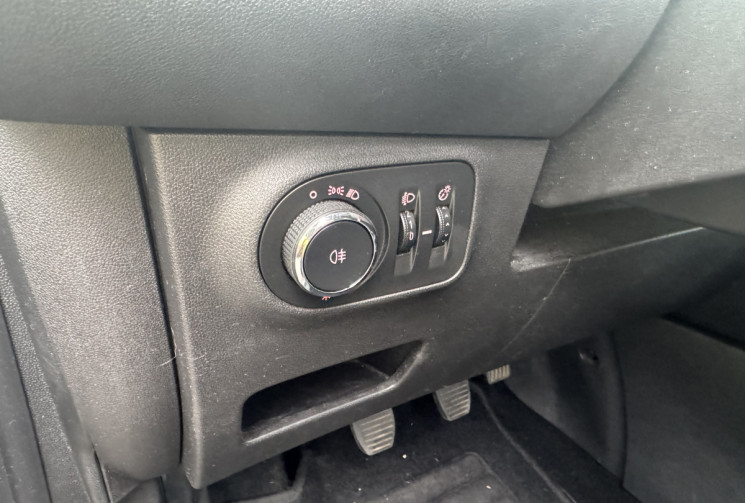 Opel Corsa 5 Portes 1.4 i 16V 90 cv EDITION