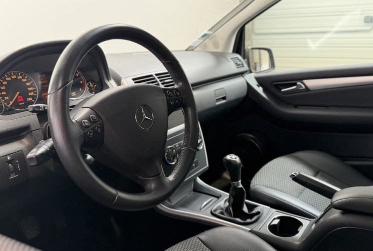 Mercedes Classe A 160 1.5 95 Elegance / Première main / Faible kilométrage / Entretien à jour