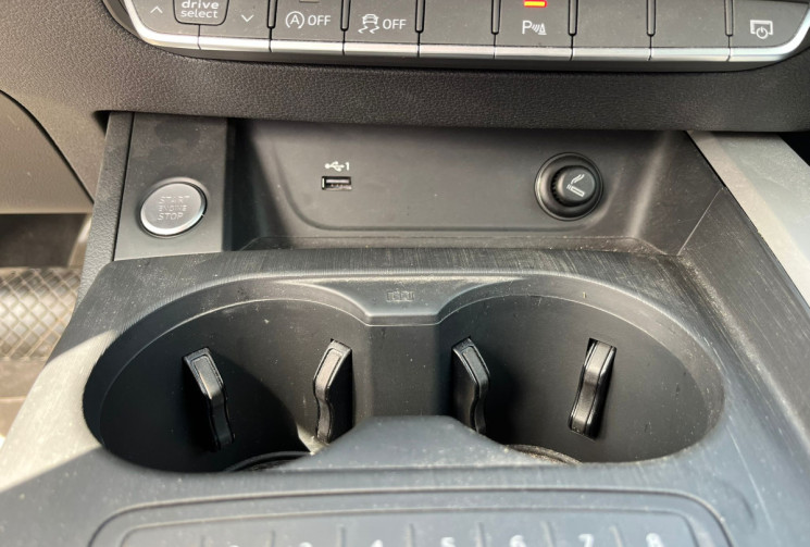 Audi A4 Avant V (B9) 35 TDI 150ch Business line S tronic 7 *Avec attelage électrique*