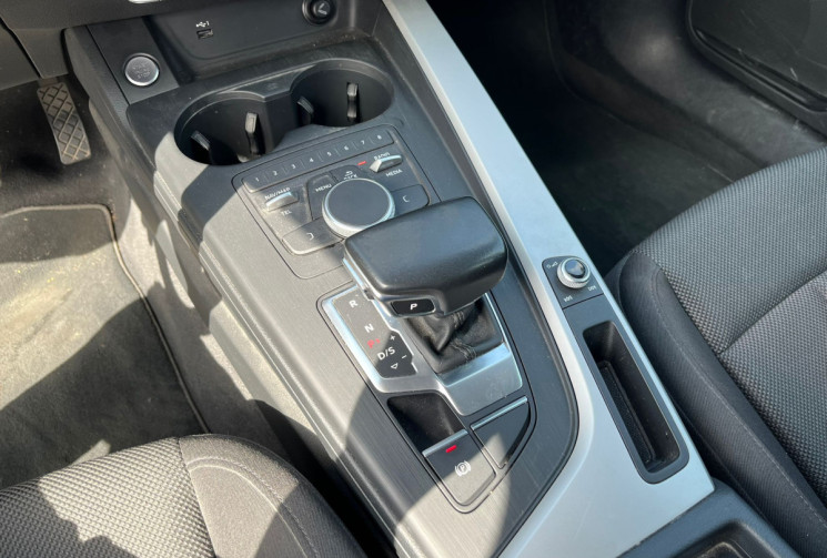 Audi A4 Avant V (B9) 35 TDI 150ch Business line S tronic 7 *Avec attelage électrique*