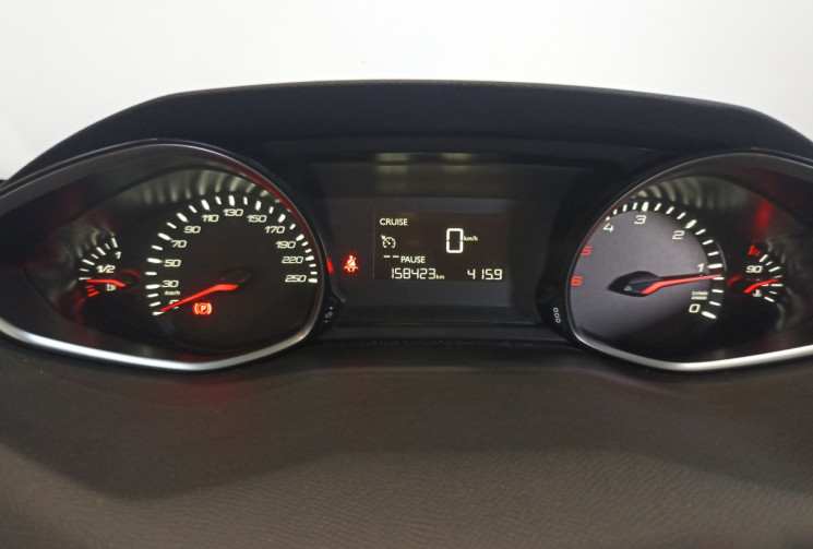 Peugeot 308 1.6 HDi FAP 92 ch Active – Suivi complet disponible – Distribution & embrayage effectué