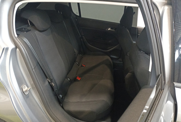 Peugeot 308 1.6 HDi FAP 92 ch Active – Suivi complet disponible – Distribution & embrayage effectué