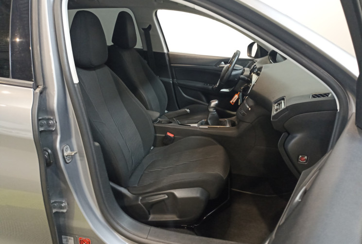 Peugeot 308 1.6 HDi FAP 92 ch Active – Suivi complet disponible – Distribution & embrayage effectué