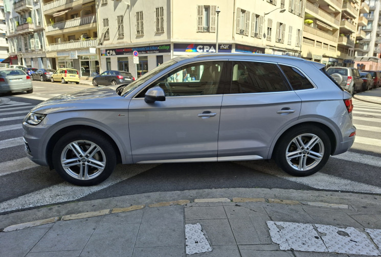 Audi Q5 II 2.0 TDI 150 CH S-Line toit ouvrant pano/ attelage...