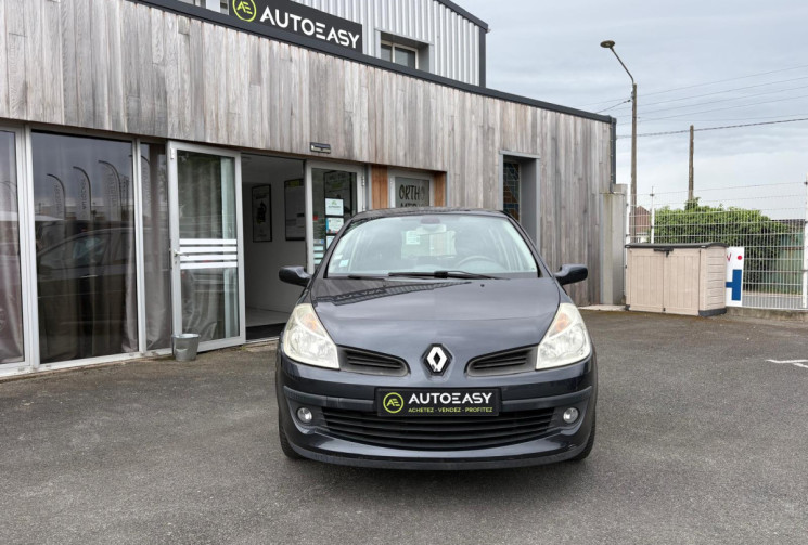 Renault Clio   III 5 Portes Phase 2 1.2 101 DYNAMIQUE / DISTRIBUTION FAITE / GARANTIE 12 MOIS 