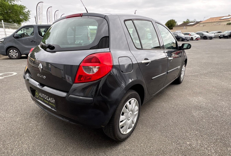 Renault Clio   III 5 Portes Phase 2 1.2 101 DYNAMIQUE / DISTRIBUTION FAITE / GARANTIE 12 MOIS 