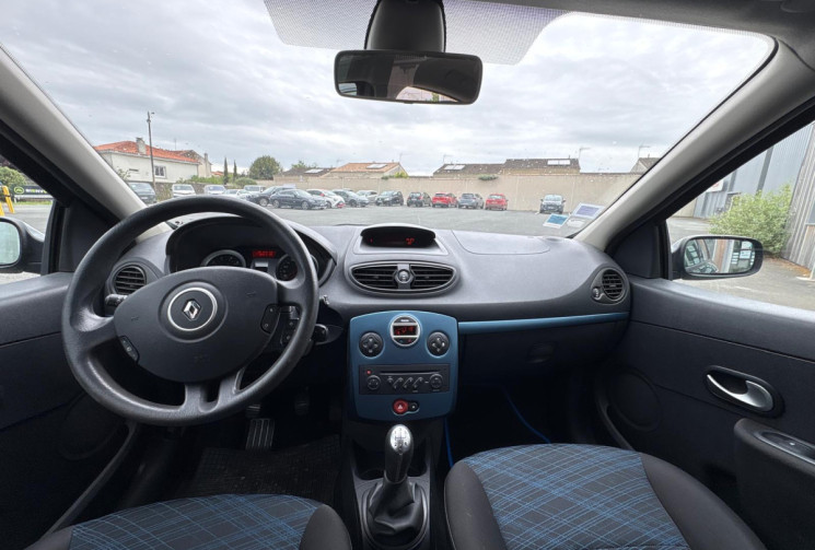 Renault Clio   III 5 Portes Phase 2 1.2 101 DYNAMIQUE / DISTRIBUTION FAITE / GARANTIE 12 MOIS 