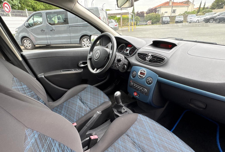 Renault Clio   III 5 Portes Phase 2 1.2 TCe 16V eco2 101CVDYNAMIQUE 