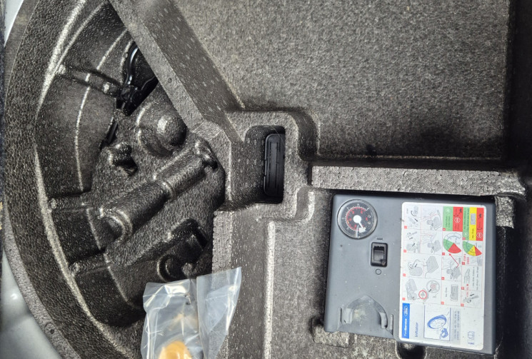 Ford B-MAX 1.4 90ch Edition / Faible kilometrage