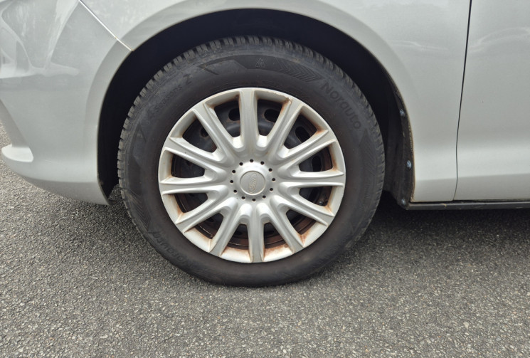 Ford B-MAX 1.4 66kW 90PS 1388ccm