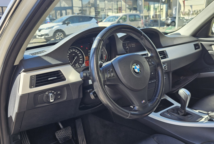 BMW SERIE 3 TOURING 325d Cuir Toit ouvrant panoramique 