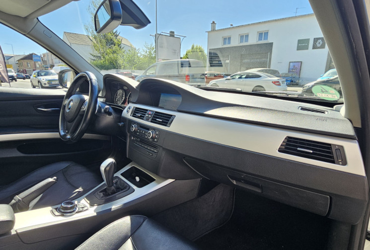BMW SERIE 3 TOURING 325d Cuir Toit ouvrant panoramique 