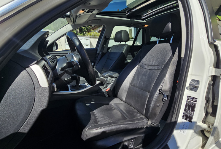 BMW SERIE 3 TOURING 325d Cuir Toit ouvrant panoramique 