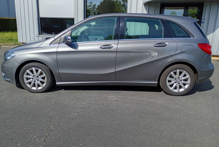 Mercedes Classe B  180 Design 7G-DCT 122 ch * Attelage électrique