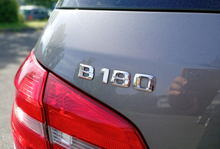 Mercedes Classe B  180 Design 7G-DCT 122 ch * Attelage électrique
