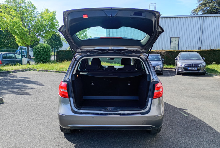 Mercedes Classe B  180 Design 7G-DCT 122 ch * Attelage électrique