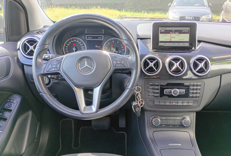 Mercedes Classe B  180 Design 7G-DCT 122 ch * Attelage électrique