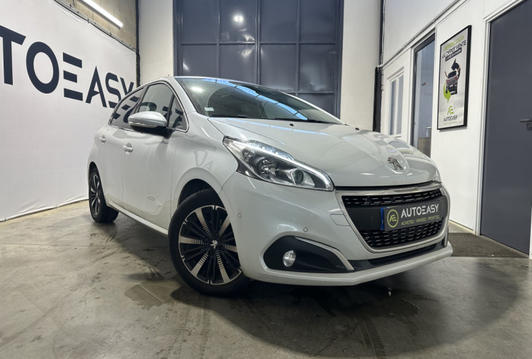 Peugeot 208 82 ch ALLURE toit panoramique