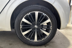 Peugeot 208 82 ch ALLURE toit panoramique