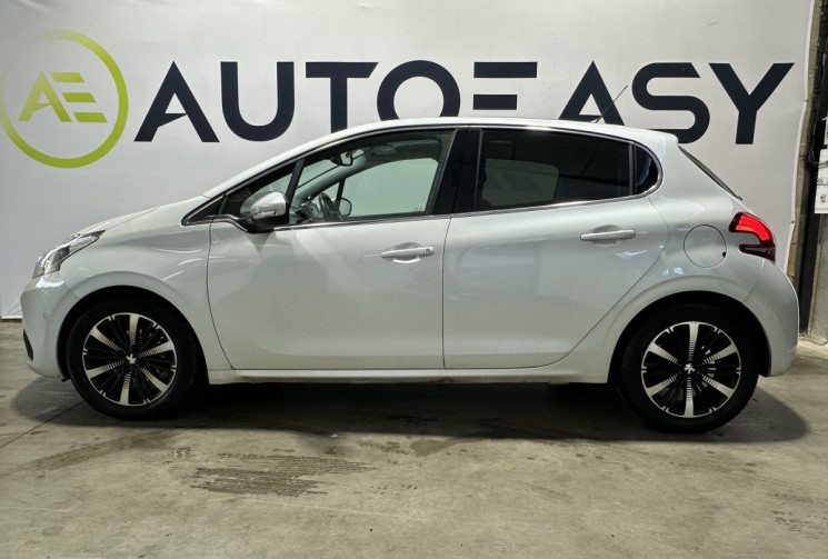 Peugeot 208 82 ch ALLURE toit panoramique