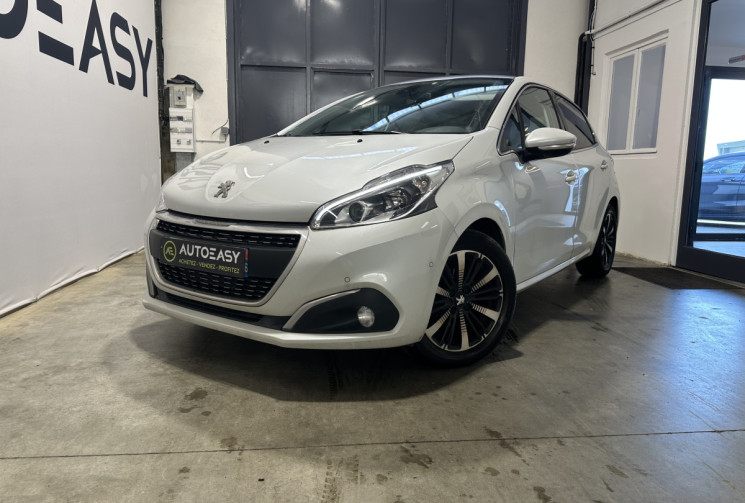 Peugeot 208 82 ch ALLURE toit panoramique