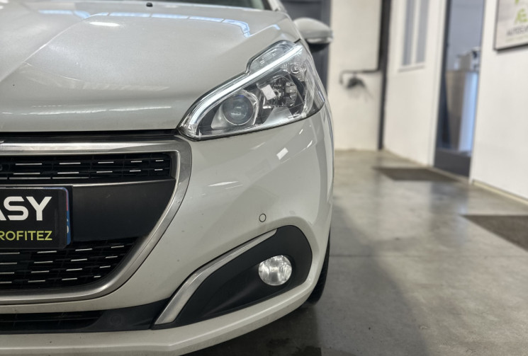 Peugeot 208 82 ch ALLURE toit panoramique