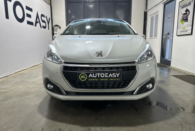 Peugeot 208 82 ch ALLURE toit panoramique