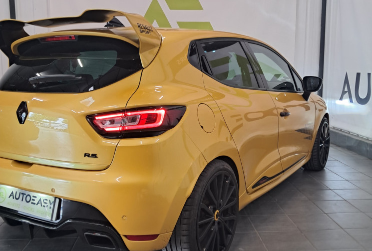 Renault Clio IV 1.6 T 220 RS Trophy EDC6 - RS MONITOR - CAMERA - SUIVI ENTRETIEN - 