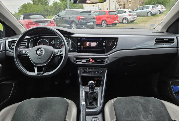 Volkswagen Polo VI 1.0 TSI 115 CARAT BVM 5P