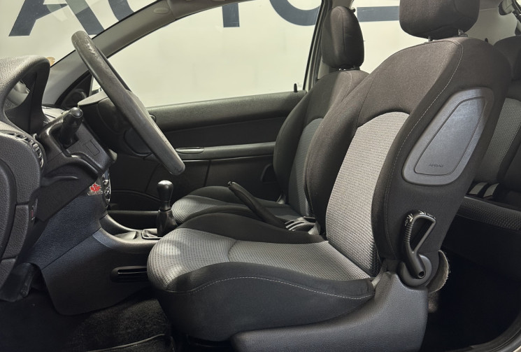 Peugeot 206 1.4i 75 ch X line clim toit ouvrant 