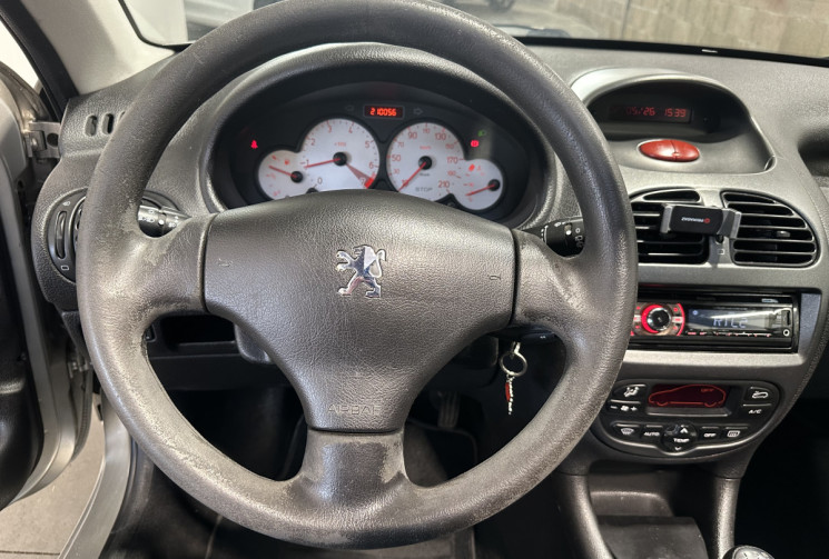 Peugeot 206 1.4i 75 ch X line clim toit ouvrant 