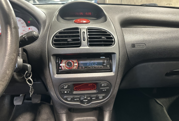 Peugeot 206 1.4i 75 ch X line clim toit ouvrant 